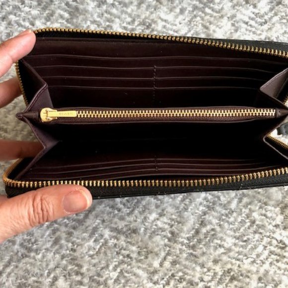 Coach soft leather accordian wallet - Picture 4 of 4